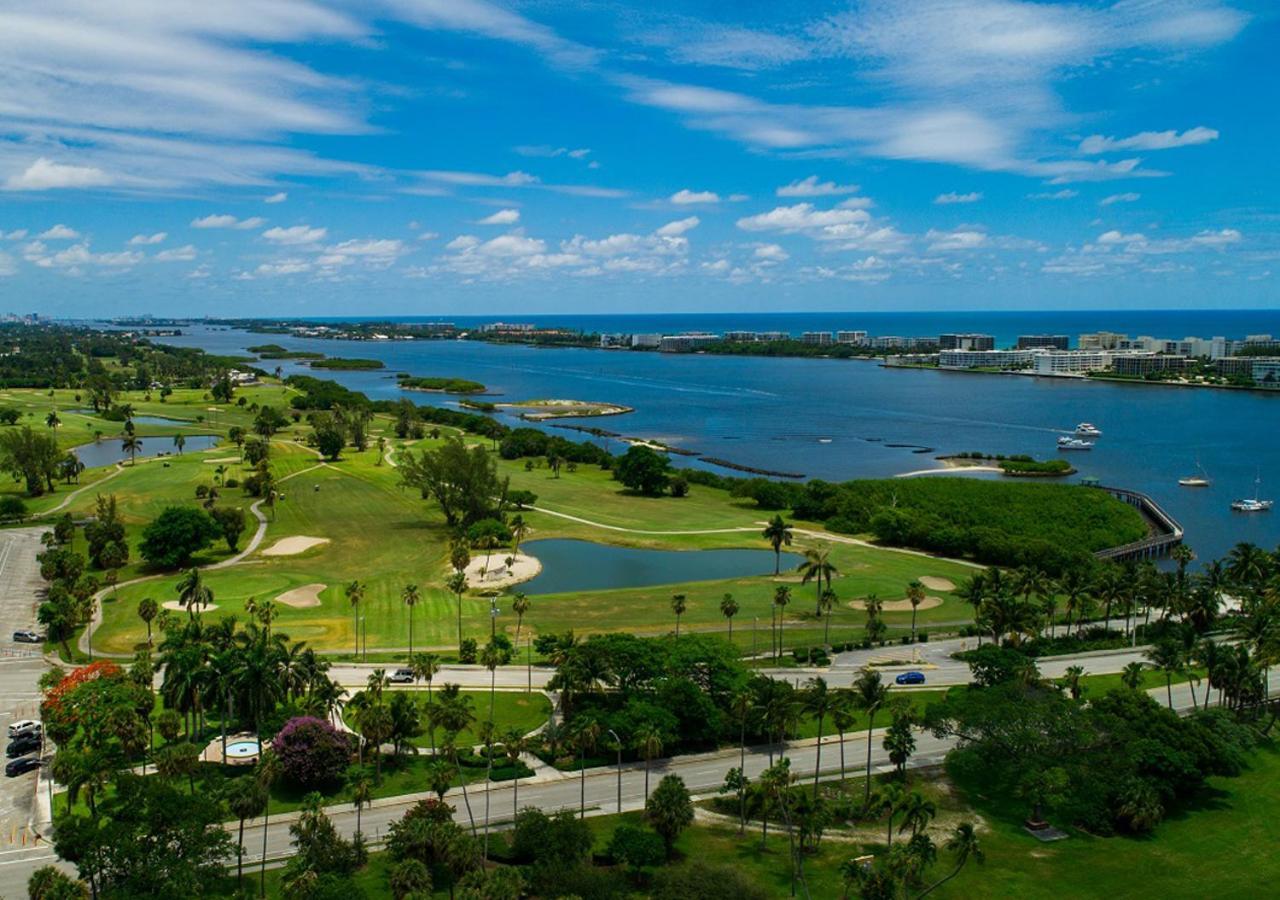 M Lake Worth Beach - Modern Villas Near West Palm Beach, Chic Retro Vibes, King Bed, Cozy Backyard, Bbq, Workspace, High-Speed Internet, Free Parking, 5 Minutes To Downtown & Beach Exterior foto