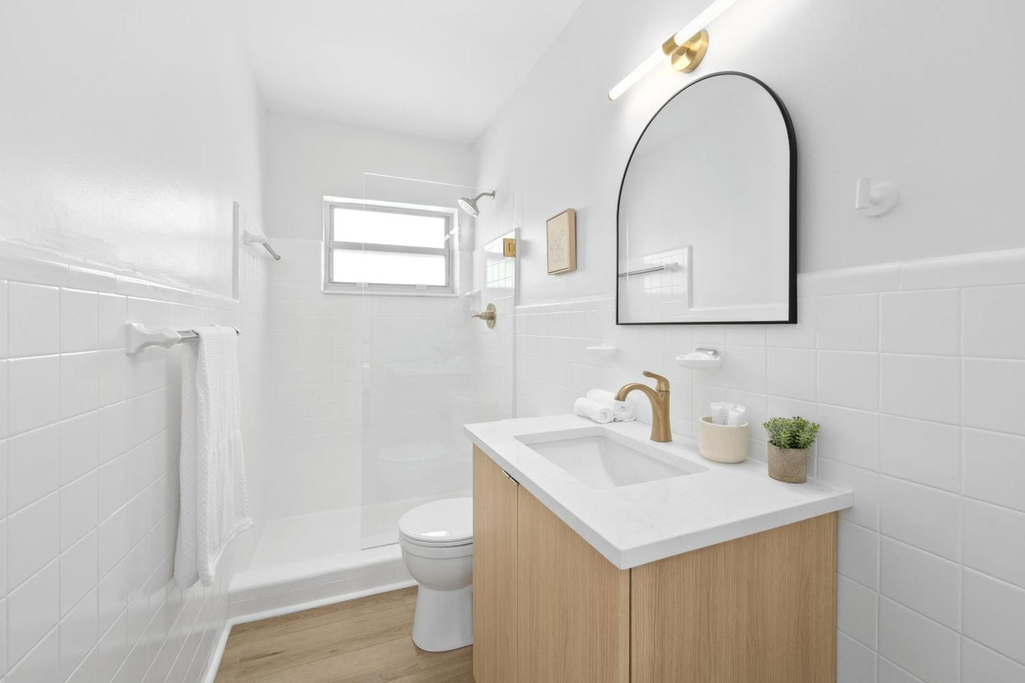 M Lake Worth Beach - Modern Villas Near West Palm Beach, Chic Retro Vibes, King Bed, Cozy Backyard, Bbq, Workspace, High-Speed Internet, Free Parking, 5 Minutes To Downtown & Beach Exterior foto