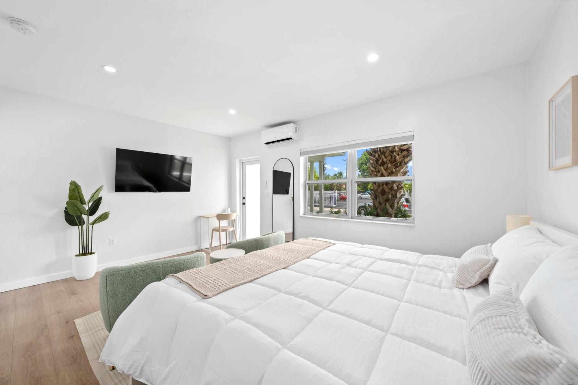 M Lake Worth Beach - Modern Villas Near West Palm Beach, Chic Retro Vibes, King Bed, Cozy Backyard, Bbq, Workspace, High-Speed Internet, Free Parking, 5 Minutes To Downtown & Beach Exterior foto