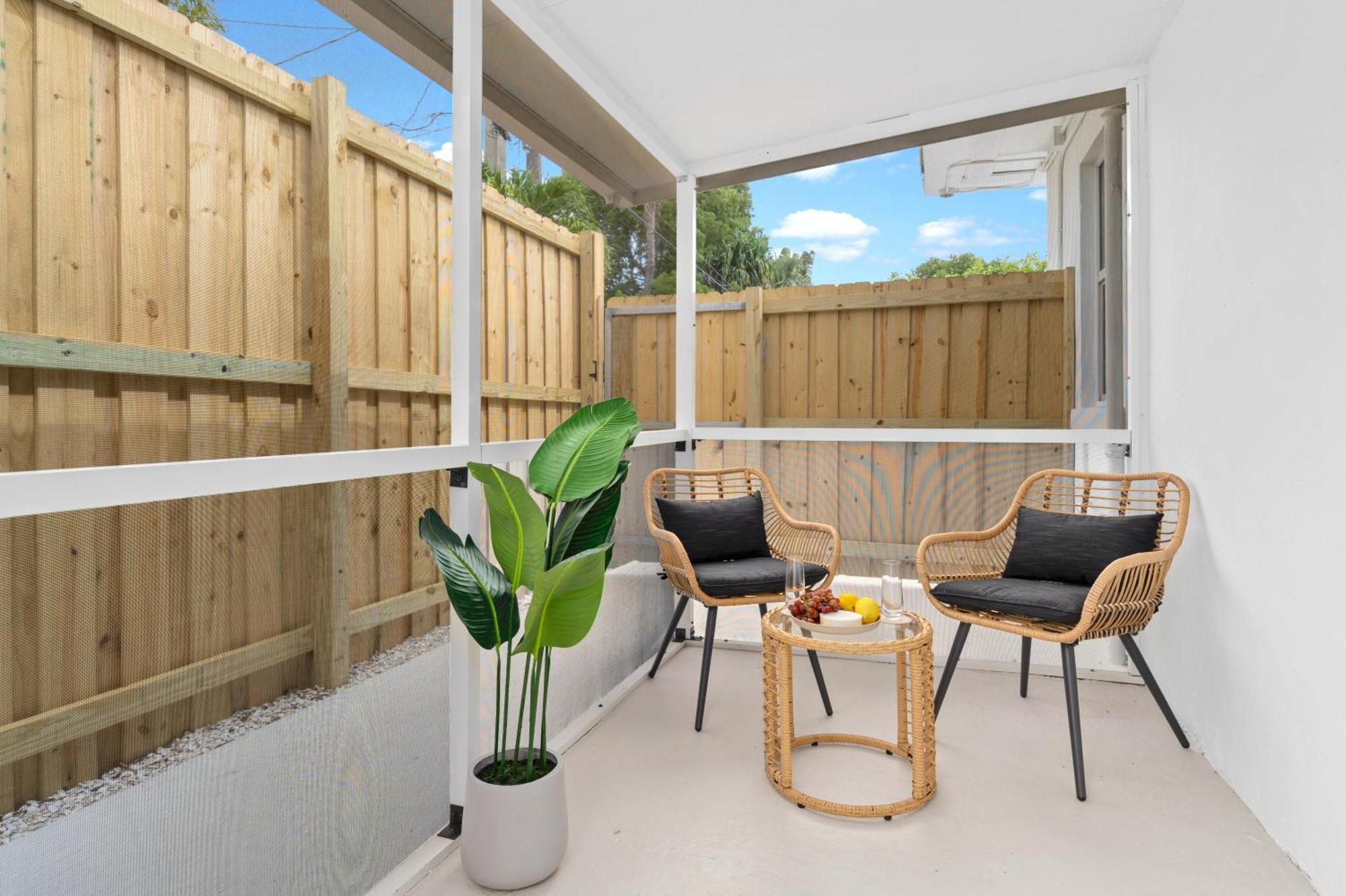 M Lake Worth Beach - Modern Villas Near West Palm Beach, Chic Retro Vibes, King Bed, Cozy Backyard, Bbq, Workspace, High-Speed Internet, Free Parking, 5 Minutes To Downtown & Beach Exterior foto